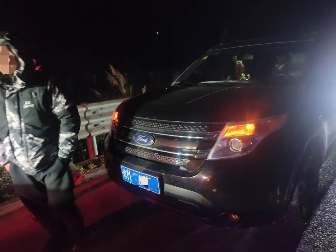 高速送油服务电话送油_在高速上有送油服务的电话吗_高速没油了送油电话